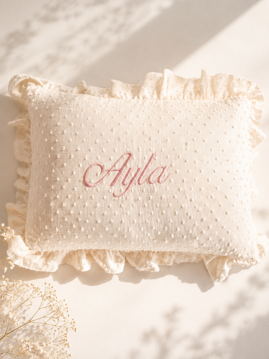 Personalisiertes LILY- Babykissen mit Rüschenrand 🤍