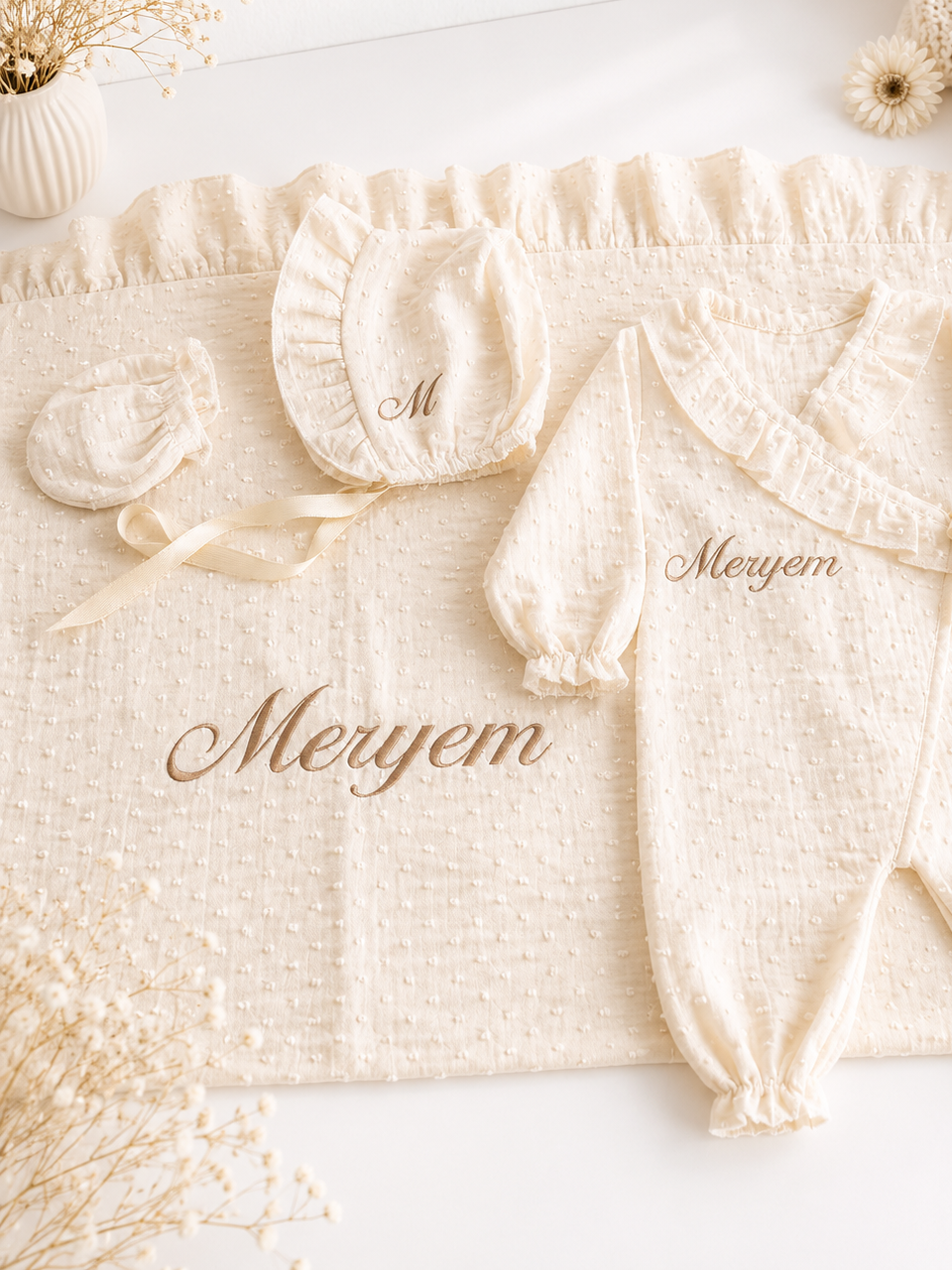 Lily – 4-teiliges Babyset mit Rüschen
