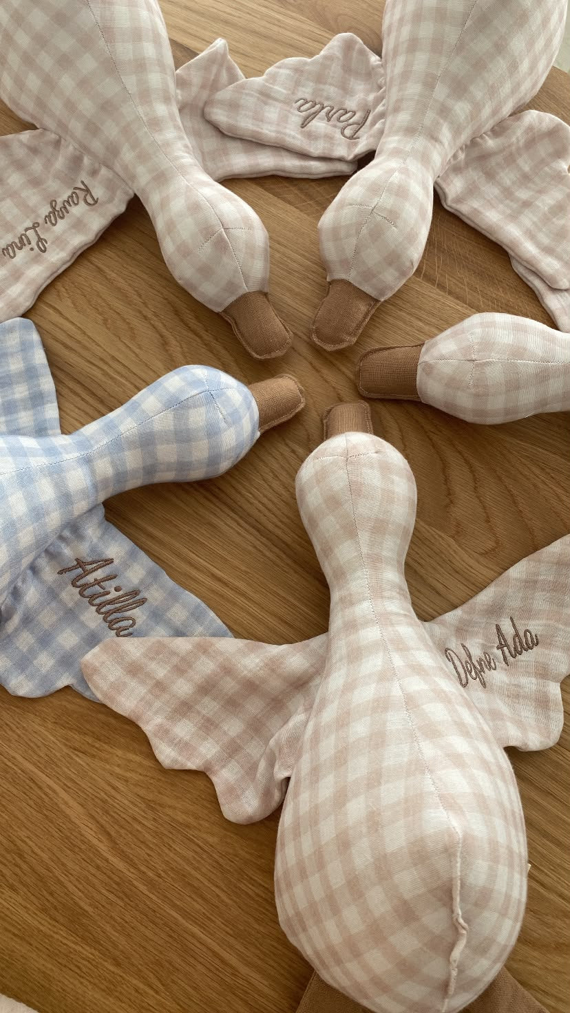 Little Goose | Personalisierbare Kuschelgans