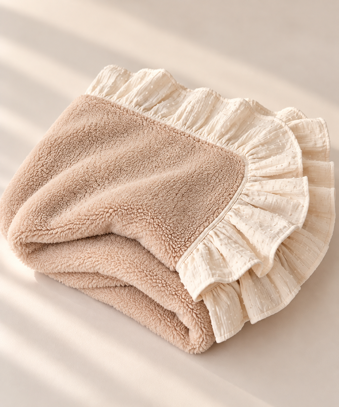 Lily – Babydecke mit Rüschen